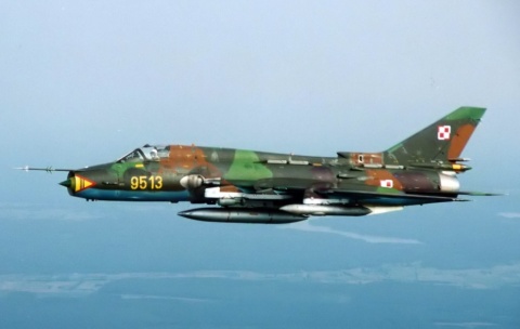 Zestaw 2 modeli samolotów MiG-21 oraz SU-22 + podkład, farbki, pędzelki, klej + ........