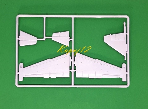 Model samolotu Suchoj Su-25K + farba podkładowa, wash, farby, lakier bezbarwny