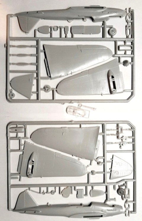 Model samolotu Iljuszyn Ił-2 Zestaw: podkład, farby, lakier, klej, pędzelki