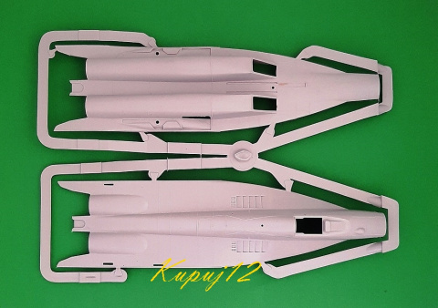 MODEL samolotu odrzutowego myśliwskiego MiG-29A Fulcrum "Polish Rocket" + mata samogojąca A3, podkład, farba , Klej, ... ZESTAW MODEL samolotu odrzutowego myśliwskiego MiG-29A Fulcrum "Polish Rocket" + mata samogojąca A3, podkład, farba , Klej, ... ZESTAW