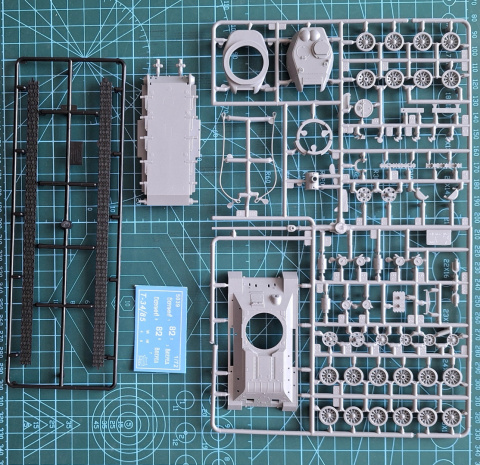 MODEL T-34/85 radziecki czołg Zvezda Skala 1:72 5039 MODEL T-34/85 radziecki czołg Zvezda Skala 1:72 5039