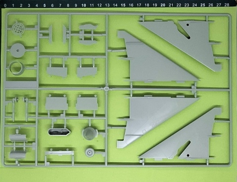 MODEL samolotu MiG-21PF Fishbed-D POLSKIE MALOWANIE + farby,