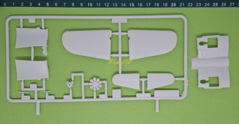 MODEL samolotu do sklejania F4U-1 Corsair Smer Skala 1 :72 0835