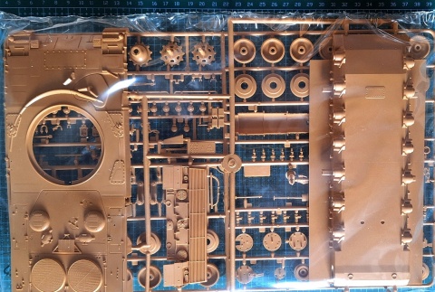 MODEL plastikowy czołg do sklejania LEOPARD 2A4 Polskie Siły Zbrojne Skala 1:35 + klej, farby...