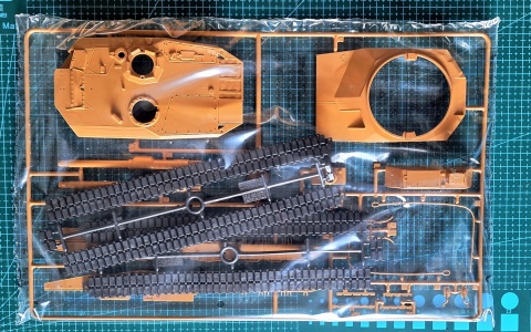 MODEL plastikowy czołg do sklejania LEOPARD 2A4 Polskie Siły Zbrojne Skala 1:35 + klej, farby...