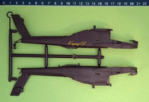 PLASTIKOWY model szturmowego śmigłowca IDF AH-64A Apache Academy Skala 1:72