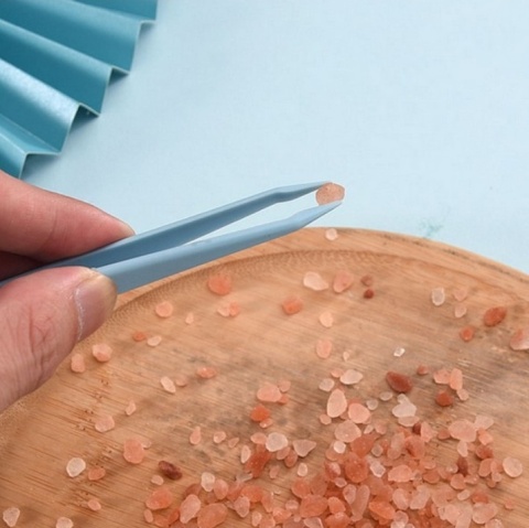 2x Pęseta plastikowa. Precyzyjne narzędzia do pracy z małymi przedmiotami. 2x Pęseta plastikowa. Precyzyjne narzędzia do pracy z małymi przedmiotami.