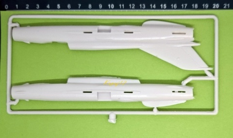 MODEL radzieckiego samolotu do sklejania Mig-21R Smer skala 1:72 MODEL radzieckiego samolotu do sklejania Mig-21R Smer skala 1:72