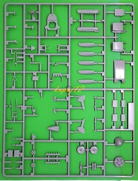 MODEL samolotu do sklejania Spitfire Mk.XIVc Academy Skala 1:48