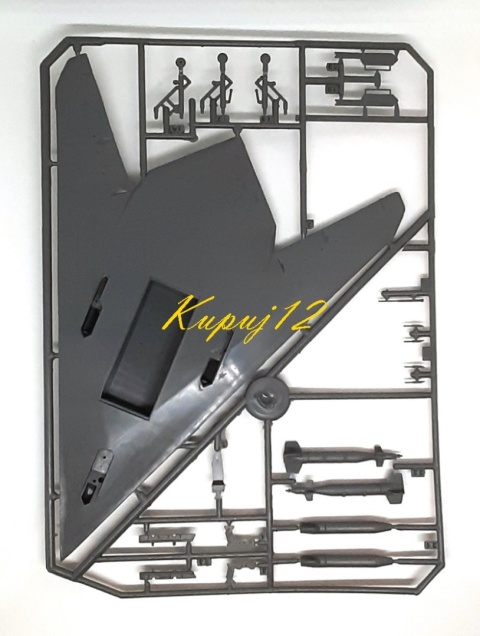 PLASTIKOWY model samolotu F-117A Nighthawk Operacja Pustynna Burza Areo Skala 1:72