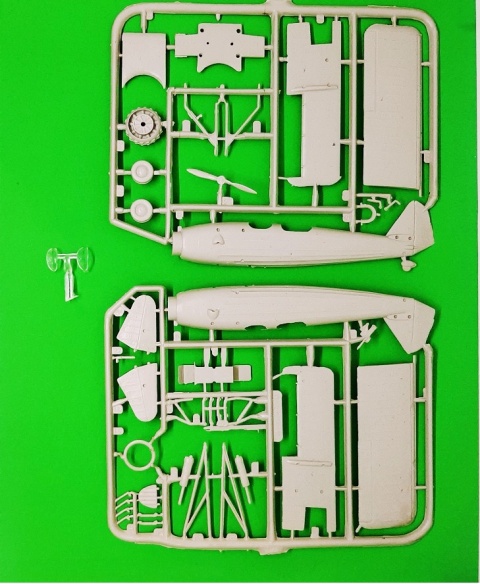 Model damolotu RWD 14b CZAPLA + podkład, farby, lakier, wash